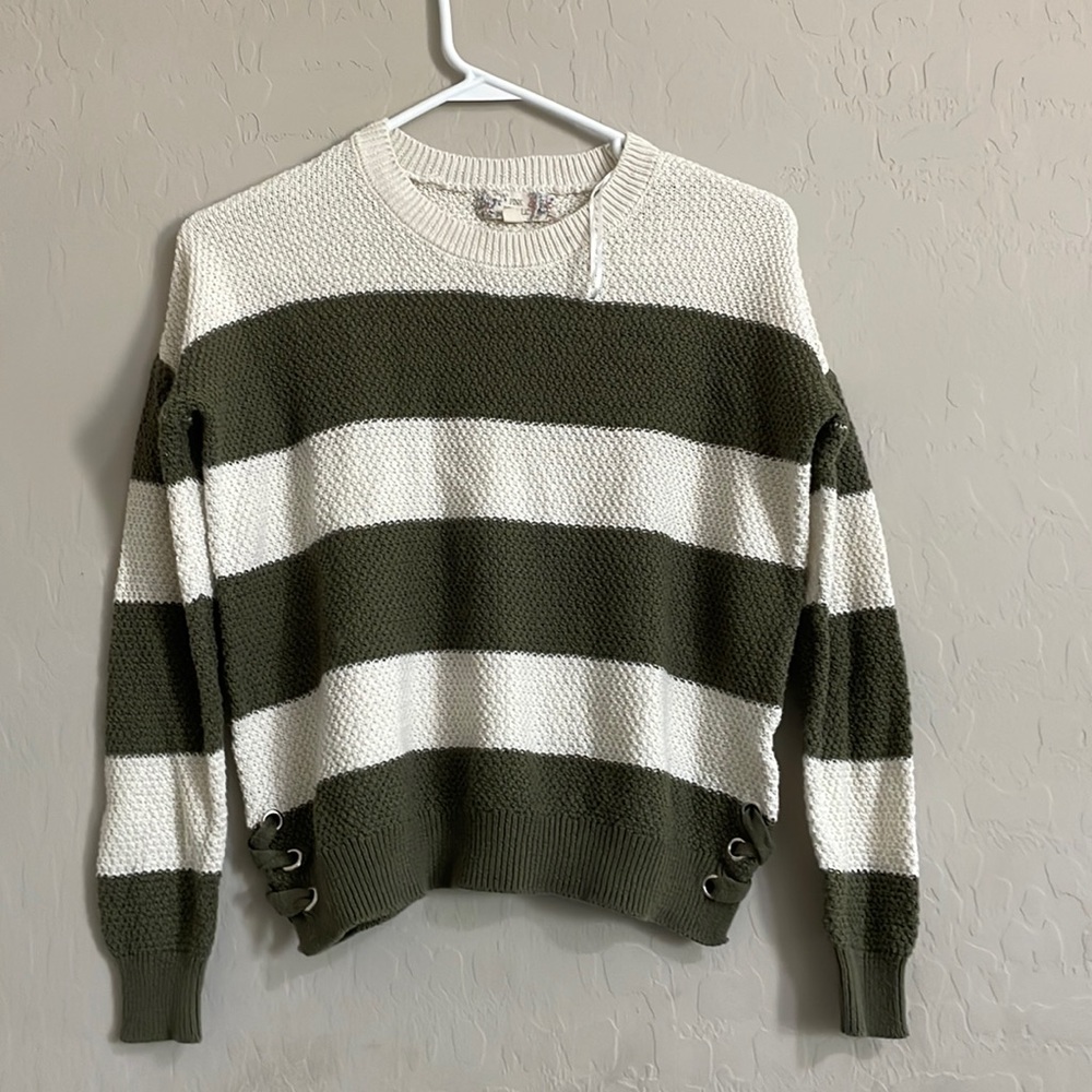 A pink republic sweater size medium. Army green and white.